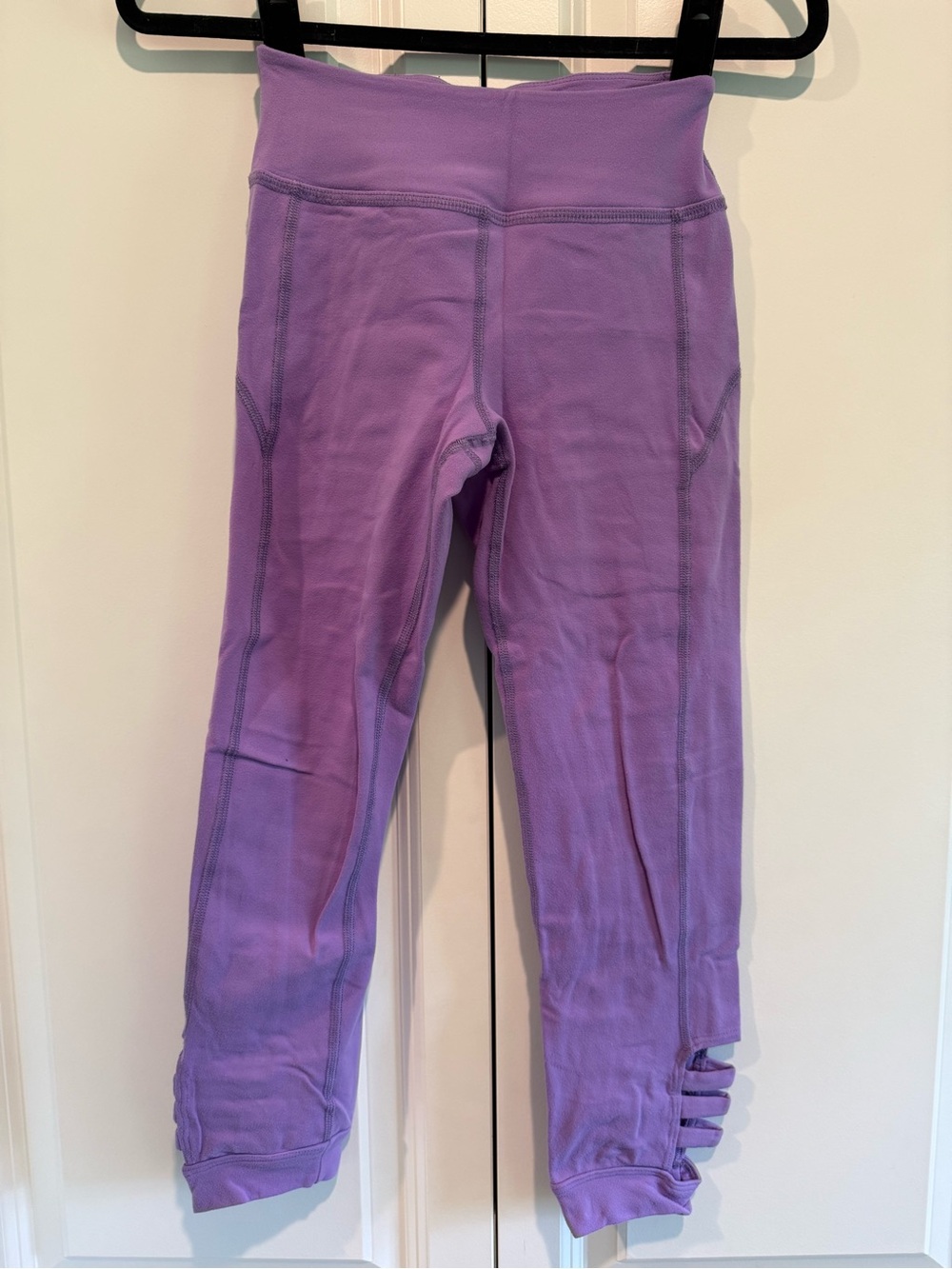 Beyond Yoga Lilac Capri Leggings with Ladder Hem